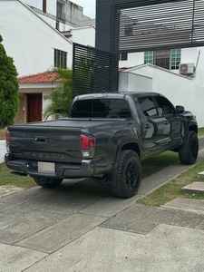 Toyota Tacooma T R D PRO 2020 USAGÉ EN BON USAGE disponible pour l'expédition - Product Image 4