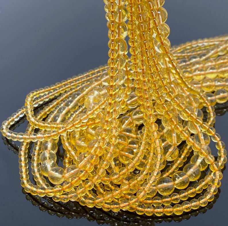 สีเหลือง