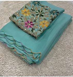 Blusa de trabajo con secuencia bordada múltiple Sari de chifón chinnon - Product Image 3