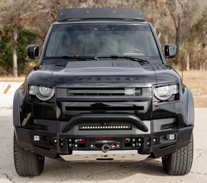 Land Rover Defender 110 V8 2024 USADO EN EXCELENTES CONDICIONES, 8,100 Millas, Motor V8 Supercargado de 518 hp, 4x4, Propiedad de Texas - Product Image 1
