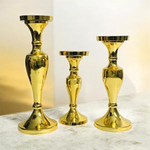 Ensemble de bougeoirs en métal plaqué or de luxe, imitation antique, personnalisable, pièce maîtresse décorative, élégant centre de table, décoration d'intérieur - Product Image 4