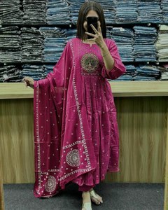 คอลเลกชั่นอันเนอร์คอลเลคชั่นฤดูร้อนชุด anarkali kurta ทันสมัยพร้อมกางเกงผ้าฝ้ายและลายชั้นดูกัตตาสำหรับงานปาร์ตี้ - Product Image 1