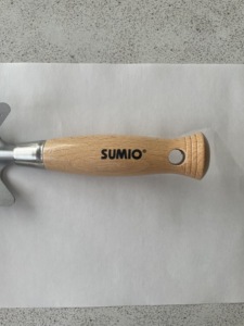 Transplanteur carré avec lame en acier à haute teneur en carbone et manche en bois dur - Product Image 3