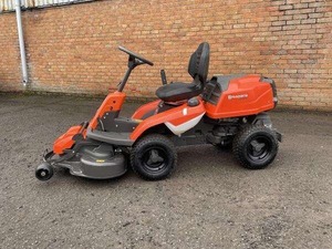 Tracteur Husqvarna R214TC à essence - Product Image 3