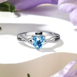 Ensemble de bijoux Jeulia Eternal Heart Twist, bague de fiançailles et collier en diamant - Product Image 5