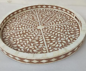 Bandeja de servicio redonda de madera natural hecha a mano, diseño ecológico, desechable, decoración del hogar con resina elegante e incrustaciones de madera - Product Image 2