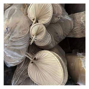 Abanico de Bambú Ecológico, Hecho a Mano con Hoja de Palma, Abanico Tradicional Vietnamita, Regalo para Bodas y Fiestas, Diseño Tejido con Paja Natural y Ratán - Product Image 1