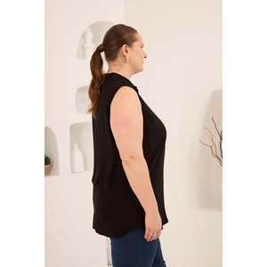 Chemisier sans manches en viscose grande taille à col chemise noir - Product Image 3