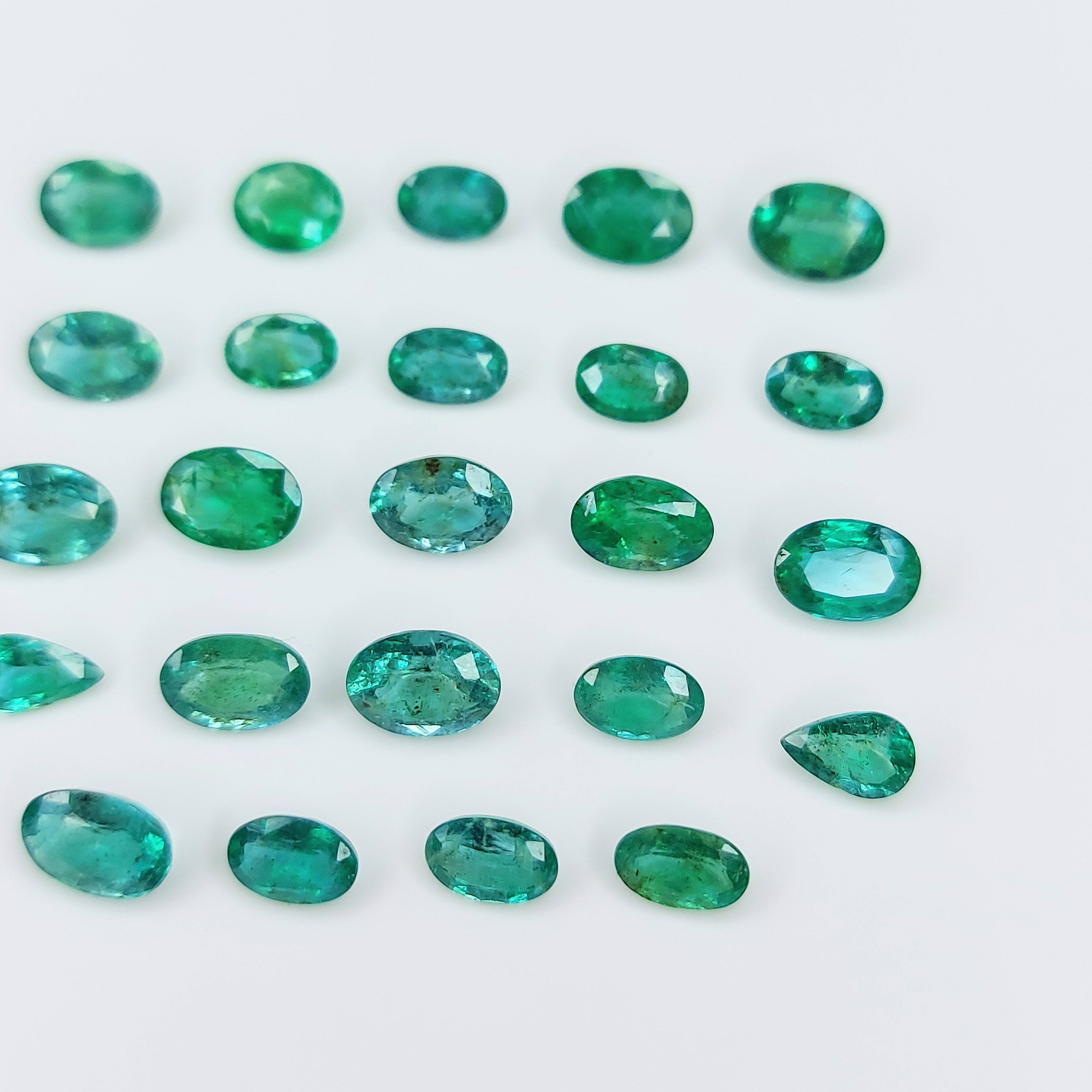 สีเขียวสดใส