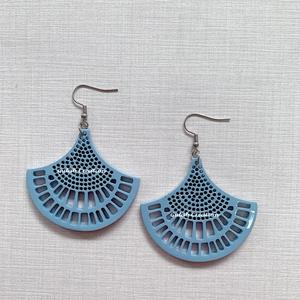 Trendy <b>Fan</b> Shape <b>Pink</b> Cut-Out Dangle Earrings for Women Lightweight Acrylic Statement Jewelry for Casual and Party Wear - Product Image 2