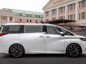 Nueva minifurgoneta de lujo Yota Alphard a la venta - Product Image 2