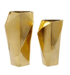 Jarrón de flores de aluminio con acabado dorado TQC, moderno, ecológico y de lujo para decoración de sala de estar y dormitorio. - Product Image 1