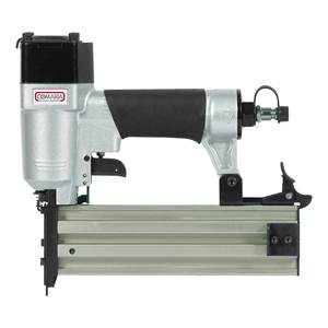 Clavadora Neumática Stanley COMARIA 9045254CMR para Clavos de 15-50 mm - Product Image 1