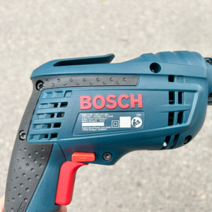 Martillo Perforador Rotatorio GBM 13 RE - Potente y Compacto, Motor Eléctrico con Cable de 600W, Construcción con Rodamientos de Bolas, Alto Rendimiento de Perforación - Product Image 2