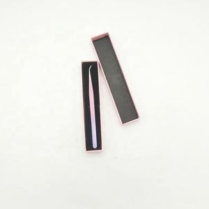 Pince à cils 45 degrés avec logo personnalisé Étiquette personnalisée enduite de poudre rose violet à pointe polie en acier inoxydable durable - Product Image 5