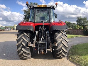 รถแทรกเตอร์ Massey Ferguson 7724 4WD ดีเซล ราคาถูก สภาพใหม่ ขับเคลื่อน 4x4 ยี่ห้อ YTO สำหรับใช้งานในฟาร์ม พร้อมชิ้นส่วนเครื่องยนต์หลัก รวมปั๊ม 2WD - Product Image 3