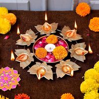 Populaire Urli Design Bol En Métal Urli Bougeoir avec Flottant Diya Utilisation Maison Intérieur Festive Table Décoration Taille Personnalisée