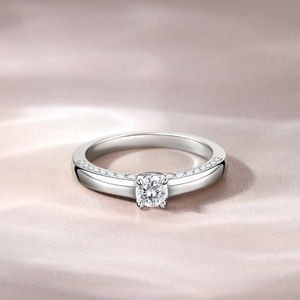 แหวนเงินแท้ทรงกลมคลาสสิก Jeulia Enamored Moment ประดับเพชรแบบคลัสเตอร์ - Product Image 5