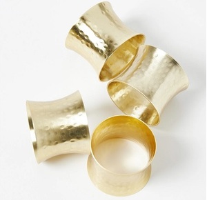 Rond de serviette en métal décoratif unique forme ronde couleur or et argent pour la décoration de table de dîner de maison et de mariage - Product Image 6