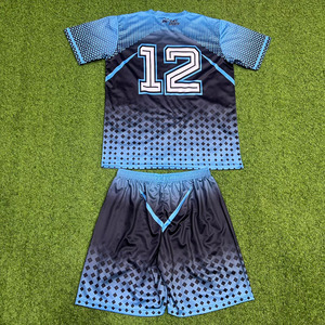 Concevez votre propre ensemble de maillot de football personnalisé - Vêtements d'équipe unisexe avec 100% polyester respirant et antibactérien - Product Image 2