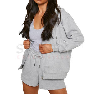 Ensembles de sweat à capuche de haute qualité Ensemble 2 pièces avec logo personnalisé Vêtements de survêtement pour femmes Ensemble confortable short et sweat à capuche en polaire - Product Image 1