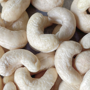 Ventas calientes Anacardos crudos de alta calidad Anacardos de Kenia WW180, WW240, WW320 SANTIGO Exportadores Anacardos OEM, ODM - Product Image 1