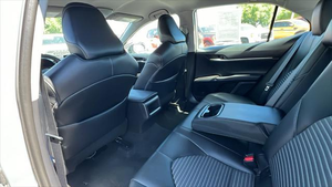 รถยนต์มือสองโตโยต้า แคมรี่ SE ปี 2023 - Product Image 2