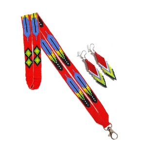 สร้อยคอลูกปัดทำจากแก้วที่ออกแบบลายดอกไม้พร้อมต่างหูที่เข้ากันทำขึ้นสำหรับนักออกแบบเครื่องประดับแฟชั่นสำหรับขายต่อ - Product Image 1