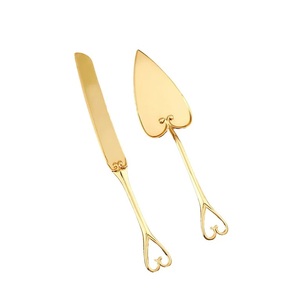Juego de servidor de pastel de acero inoxidable de metal chapado en oro con nuevo logotipo personalizado y juego de herramientas de pastel de diseño con juego de diseño en forma de corazón - Product Image 1