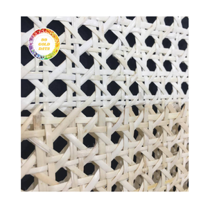 Rollo de Mimbre de Ratán Natural Plástico 1/2, Tejido de Mimbre de Ratán de Exportación Artesanal, Tejido Abierto con Patrón Hexagonal - Product Image 1