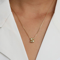 Collar de abalorios con letras de burbujas pequeñas en 3D chapado en oro de 18 quilates, collar con colgante de nombre inicial personalizado para mujer