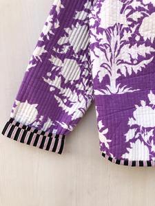 Chaqueta acolchada floral morada para mujer, abrigo de algodón estampado de estilo bohemio con cierre de botón, regalos de vacaciones hechos a mano - Product Image 6