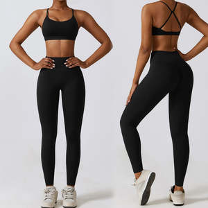 Nouvelle conception, haute qualité, tenue de yoga décontractée en toile unie pour femmes, respirante, ensemble de sport de fitness 2 pièces, short ajusté, mince - Product Image 5