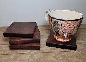 Alta o demanda Posavasos de madera de la mejor calidad Posavasos de nogal Posavasos de madera redondos cuadrados Diferentes diseños Formas disponibles - Product Image 2
