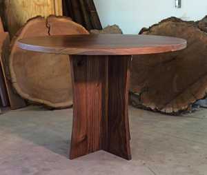 Table ronde en bois massif de noyer sur mesure, base en piédestal faite à la main, meubles en bois de luxe pour salon, espace salle à manger, moderne - Product Image 3