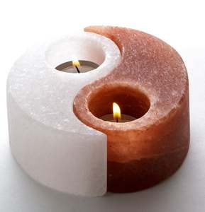 Paire de bougeoirs Ying Young rose et blanc fabriqué dans l'himalaya pour les entreprises Ying Yang-Sian - Product Image 6