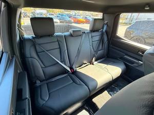 TO-YO-TA TU-ND-RA CUSTOM LIFTED CREW 4X4 AUTOMATIQUE V6 CYLINDRES ÉTAT IMPECCABLE 2025 - Product Image 3