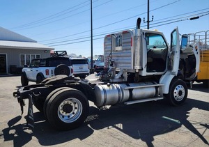 Camión de Transporte de Carga a Larga Distancia con Cabina Diurna de Eje Único, Listo para Trabajar - Product Image 6