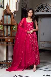 Últimos Vestidos Anarkali de Material Faux Georgette Listos para Usar con Bordado de Hilo y Lentejuelas para Bodas y Festivales - Product Image 5