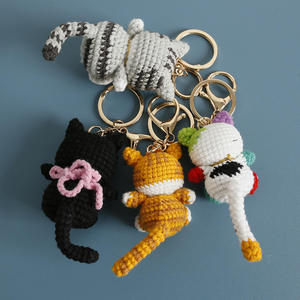 Pendentif chat fleur souriant super mignon fait main au crochet, porte-clés chat tissé à la main, ornement chat crocheté à la main - Product Image 2