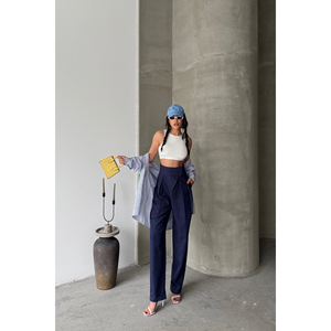 Pantalones de Diseñador para Mujer en Azul Marino - Product Image 5