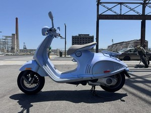 OFERTA ESPECIAL NUEVA <span class=keywords><strong>Vespa</strong></span> <span class=keywords><strong>946</strong></span> 150 SNAKE 2026, Motocicleta Scooter-Moped - Product Image 1