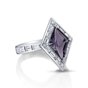 Elegante Anillo de Amatista y Diamantes con Corte Princesa, Joyería Premium de Oro Blanco de 14K - Product Image 3
