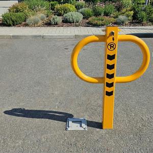 Barrera Deslizante Retráctil de Acero de 86 cm con Cerradura para Estacionamiento, Tipo Cochera - Product Image 4