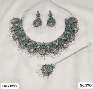 Ensemble de bijoux traditionnels classiques avec collier et boucles d'oreilles en pierres multicolores Idéal pour les mariages ethniques, les fêtes et les festivals - Product Image 5