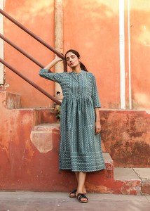 Robe bohème Isabel en pur coton imprimé à la main, décontractée, occasionnelle, vacances, été, vert et blanc - Product Image 6