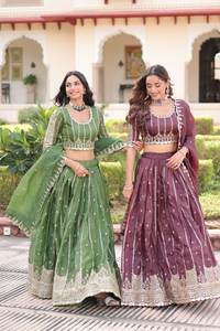 Sari estilo Bollywood con lentejuelas doradas y bordados Zari, listo para comprar, con blusa, para uso casual y fiestas, de seda Kota. - Product Image 6