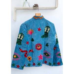 Veste en velours brodée à la main Suzani, manches longues, bleu, douce, vintage, coupe-vent de printemps, taille unique, unisexe, poches latérales - Product Image 2