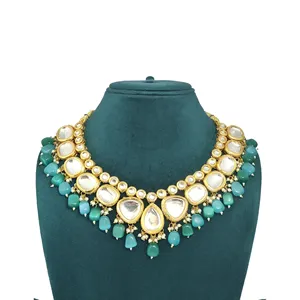 Ensemble de colliers à double rangée en ornement Kundan fait main pour femmes, base bleue/verte avec placage or, pour mariages, bijoux de mariée - Product Image 4