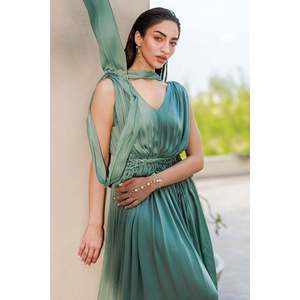 Robe fourreau Aquaria Empire Waist en satin - Product Image 4